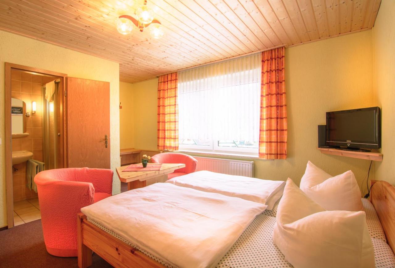 Ferienhotel Goldhuebel Neuhausen  Exterior photo