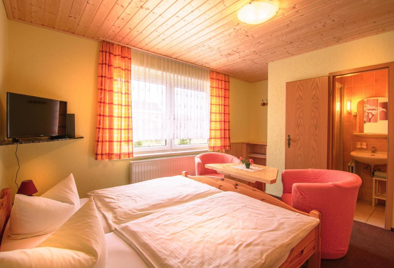 Ferienhotel Goldhuebel Neuhausen  Exterior photo